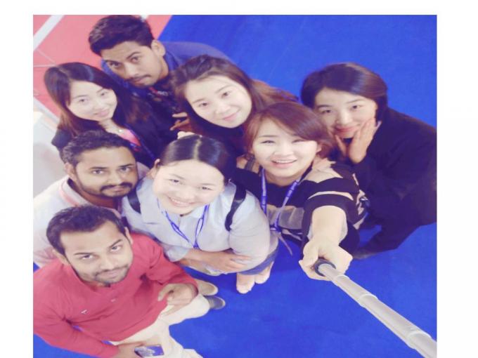 Spazzola di pulizia di nylon del pannello solare del filamento con acqua Fed Pipe 7